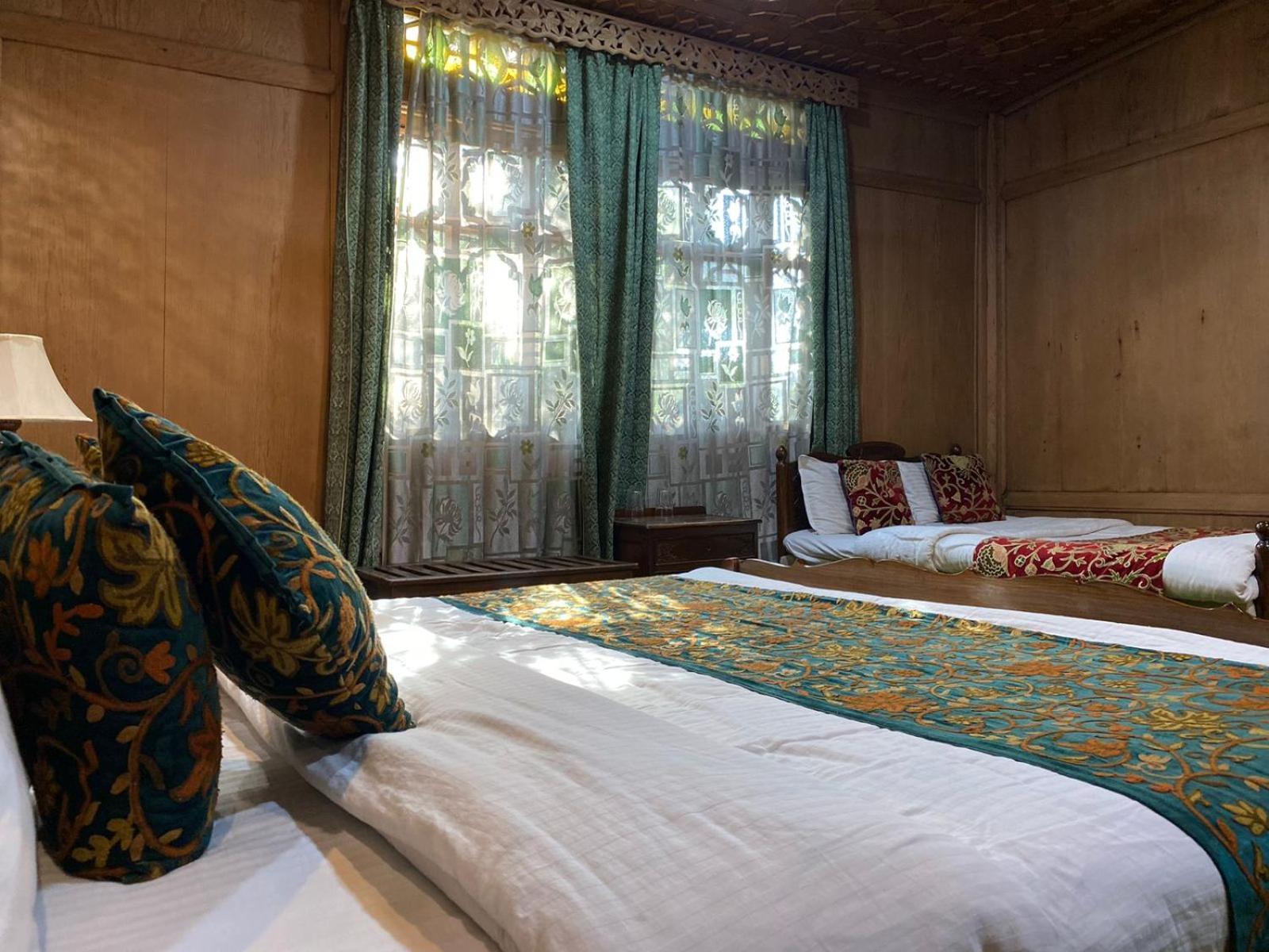 Nazneen Group Of Houseboats Srīnagar エクステリア 写真