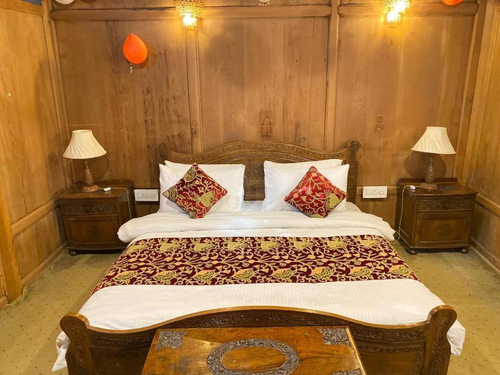 Nazneen Group Of Houseboats Srīnagar 部屋 写真