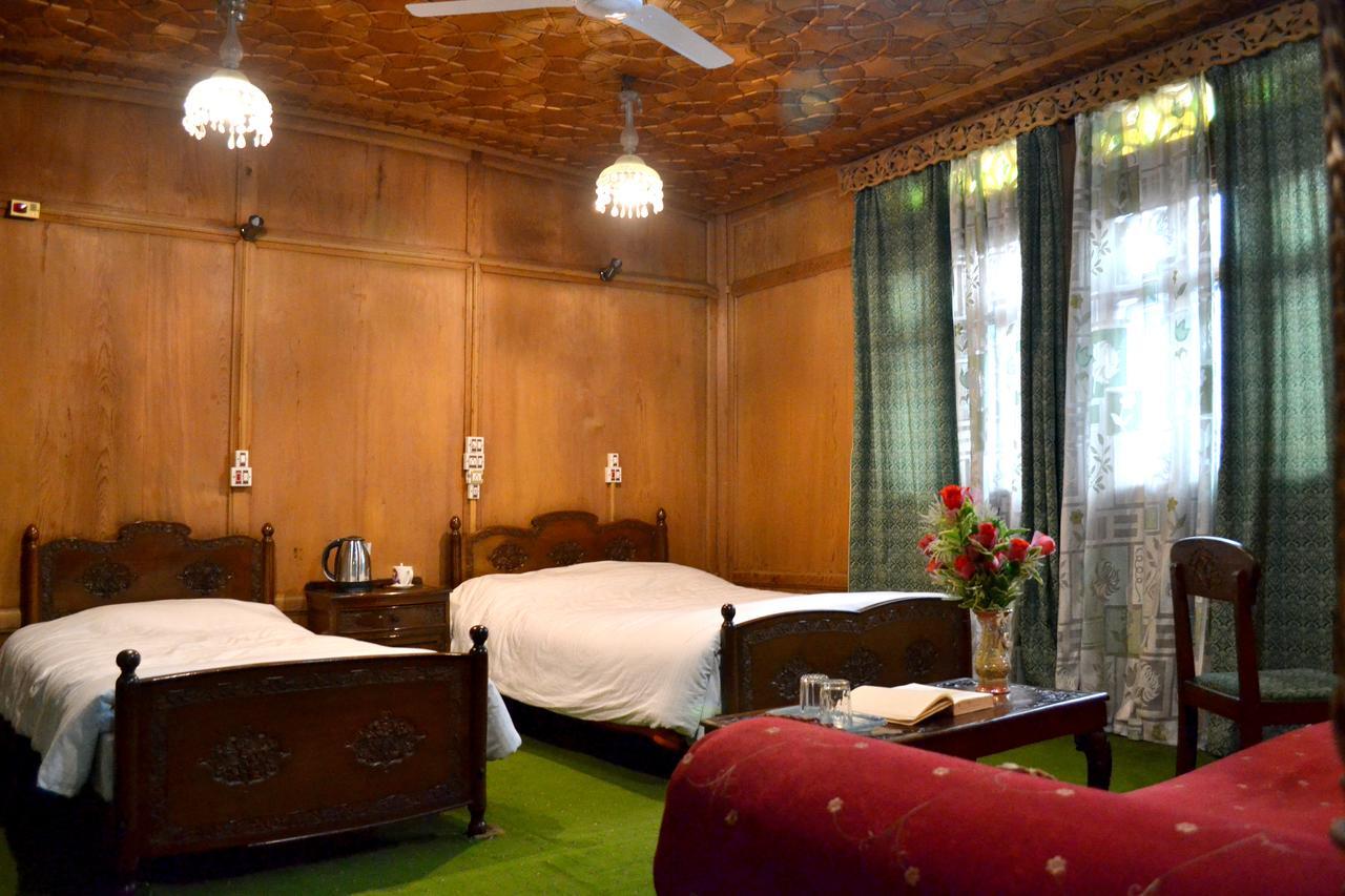 Nazneen Group Of Houseboats Srīnagar エクステリア 写真
