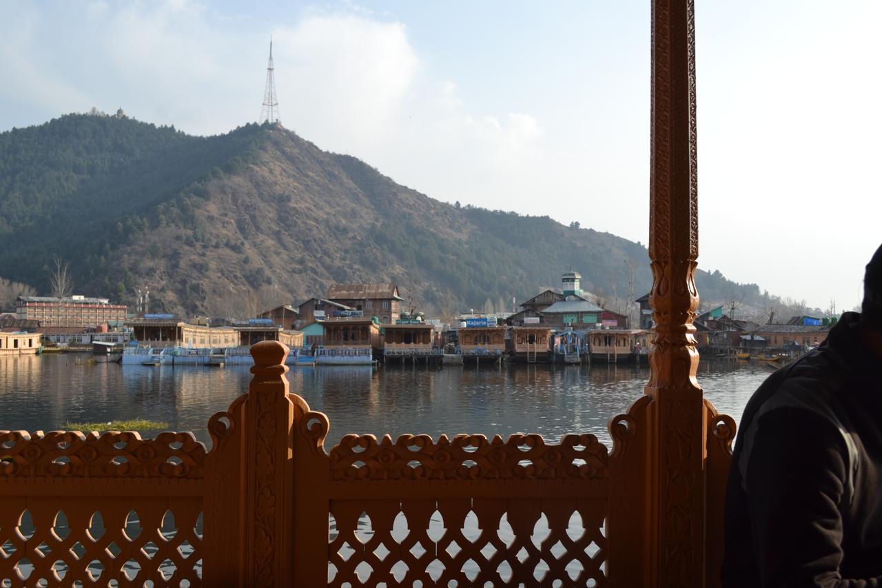 Nazneen Group Of Houseboats Srīnagar エクステリア 写真